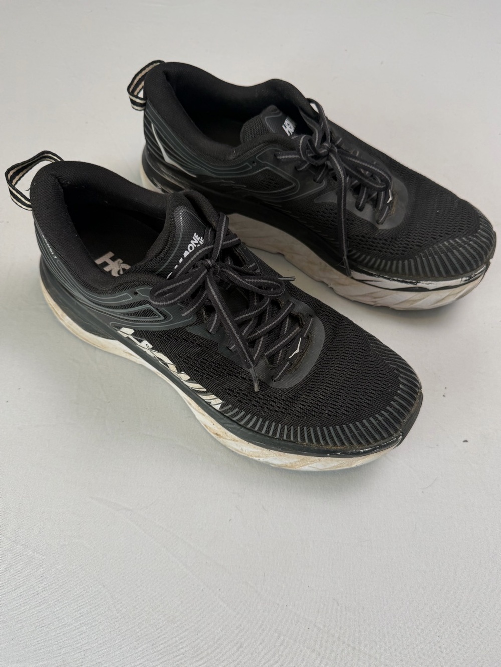 HOKA Bondi 7 Women’s Running Shoes – Size 9.5 – Black/White